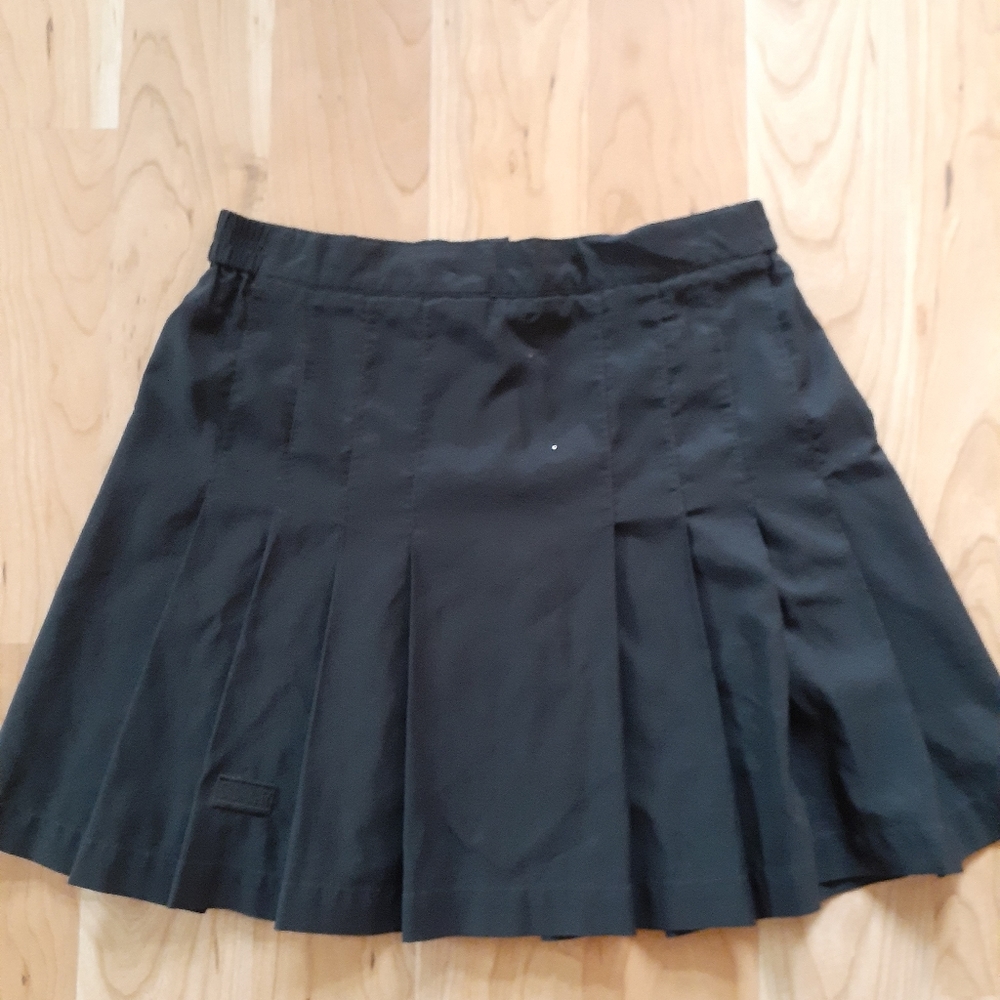 Black active skirt